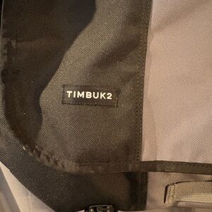 Timbuk2 Messenger Bag Black Gray Olive Adjustable Strap Inner Outer Pockets